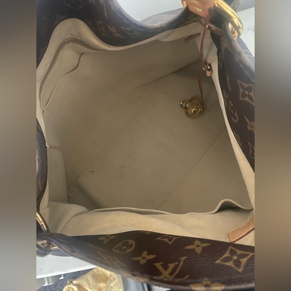 Huge Louis Vuitton Artsy MM -Discontinued - Picture 2 of 6